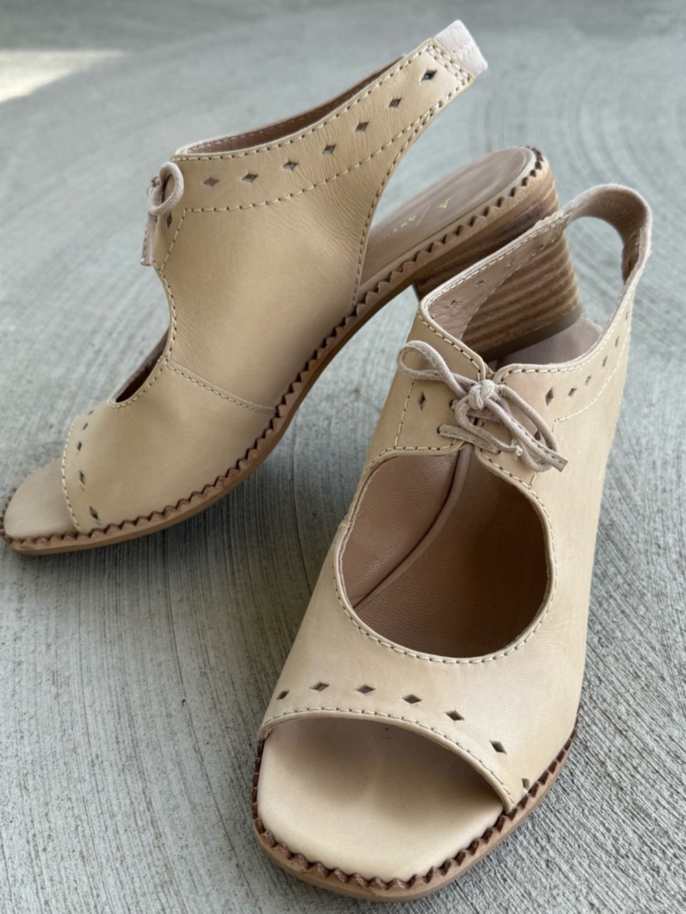 Anthropologie Clara Open Toe Slingback Perforated Sandals Nude Tan 37 6.5 7 EUC